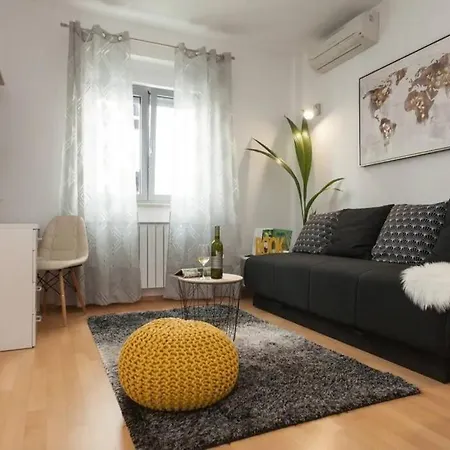 Apartmán Old Town Central With Parking Pula